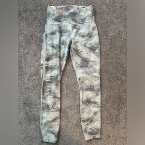 Lululemon size 6 leggings